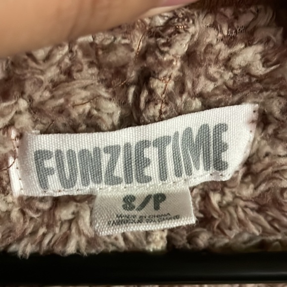 URBAN PLANET Kangaroo Onesie NWOT ‼️PRICE DROP‼️$27 - Picture 11 of 14